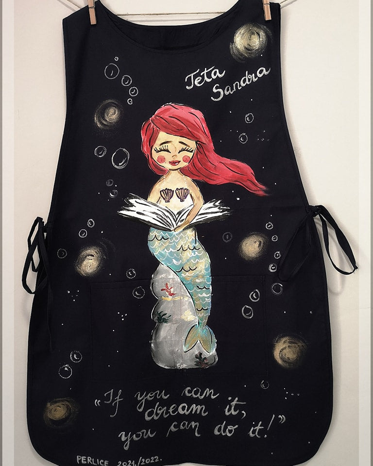 kute za tete u vrtiću ilustratorica pokloni za tete u vrticu ručno oslikana personalizirana radna pregača kecelja personalizirani poklon unikat odgojiteljice