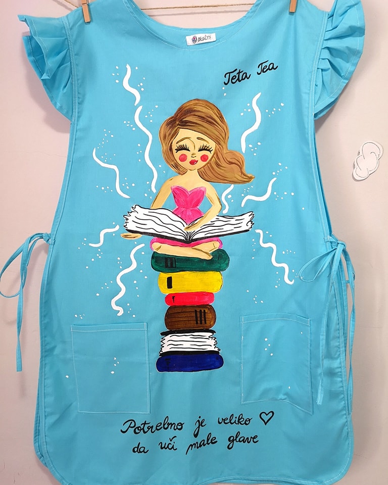 kute za odgojitelje tete u vrtiću ilustratorica ručno oslikana personalizirana radna pregača kecelja, kute za vrtić, pokloni za tete u vrtiću