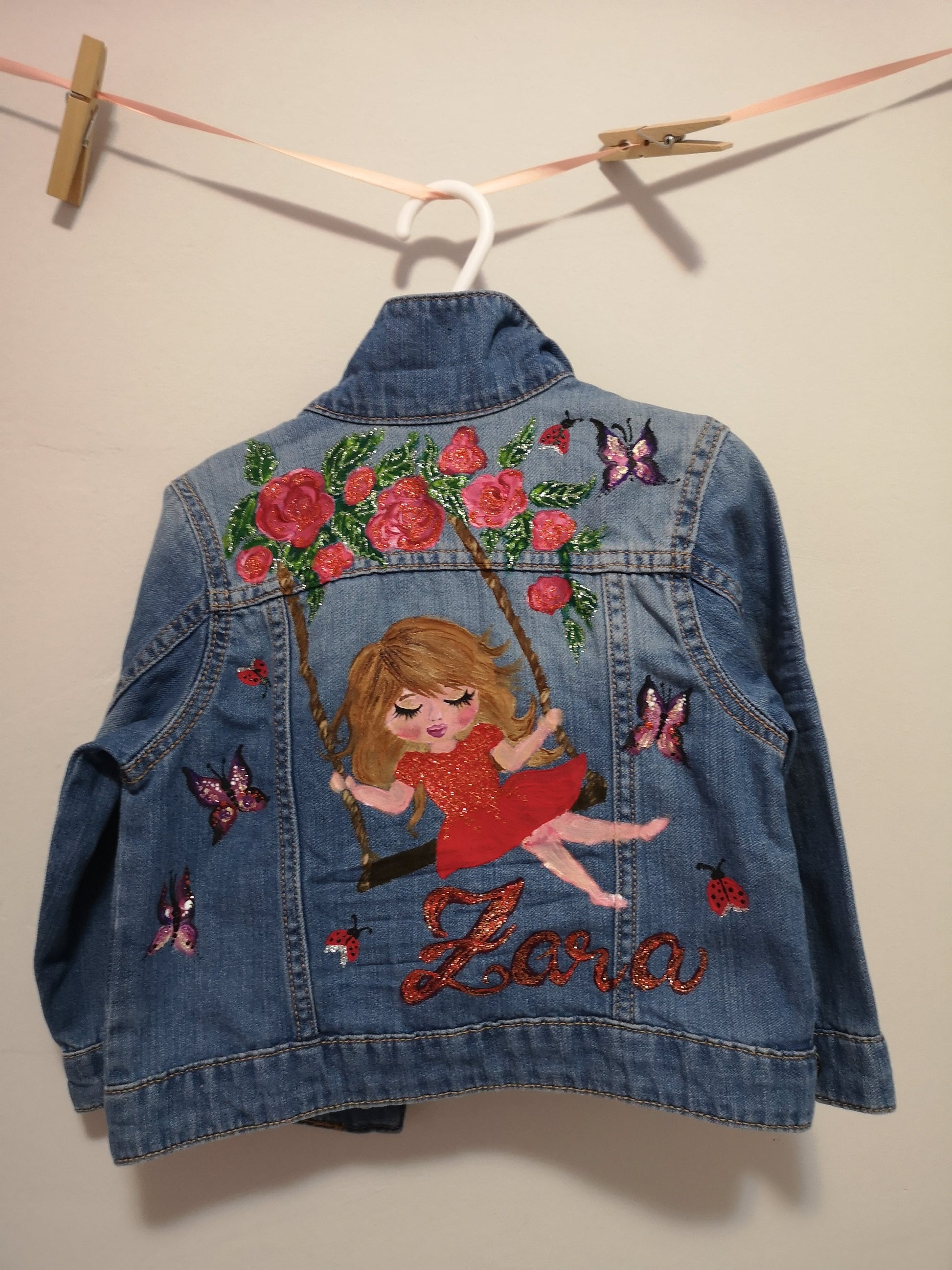 Personalizirani pokloni za djecu, personalizirani pokloni za bebe, jakne za djecu, jakne za djevojčice, personalizirana jakna, oslikana jakna personalizirani pokloni za djevojčice, unikatni pokloni za djecu