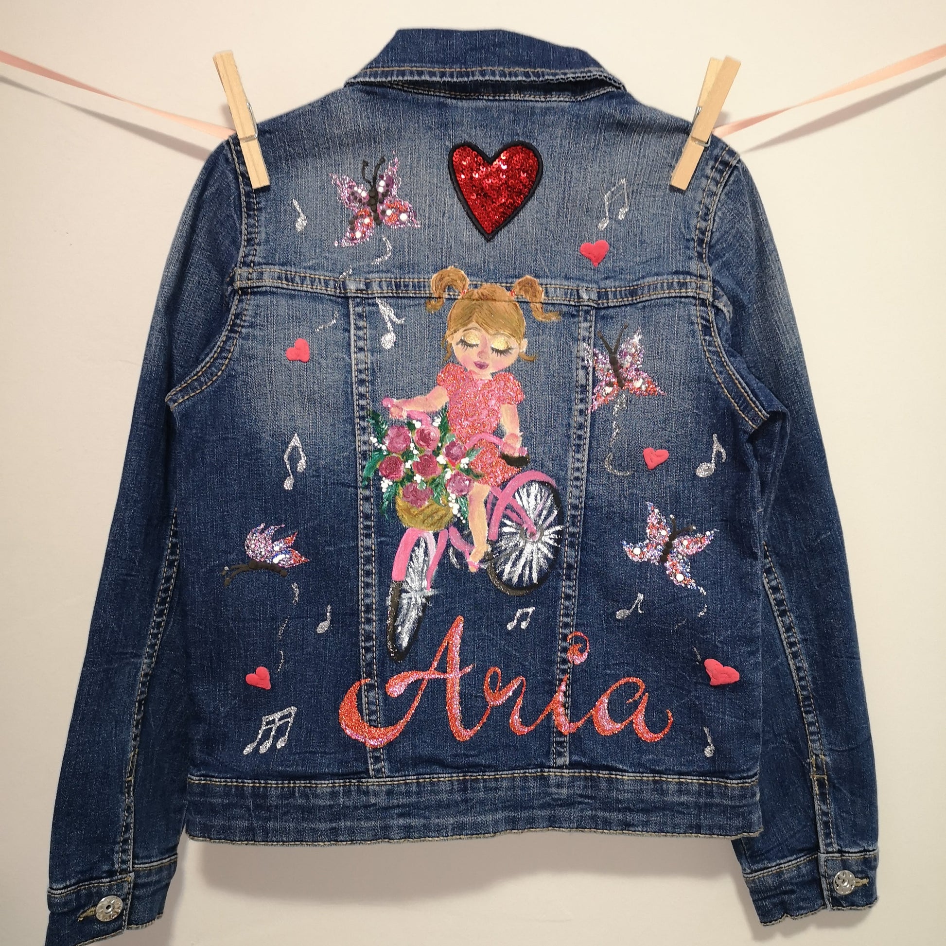 Personalizirani pokloni za djecu, personalizirani pokloni za bebe, jakne za djecu, jakne za djevojčice, personalizirana jakna, oslikana jakna personalizirani pokloni za djevojčice, unikatni pokloni za djecu