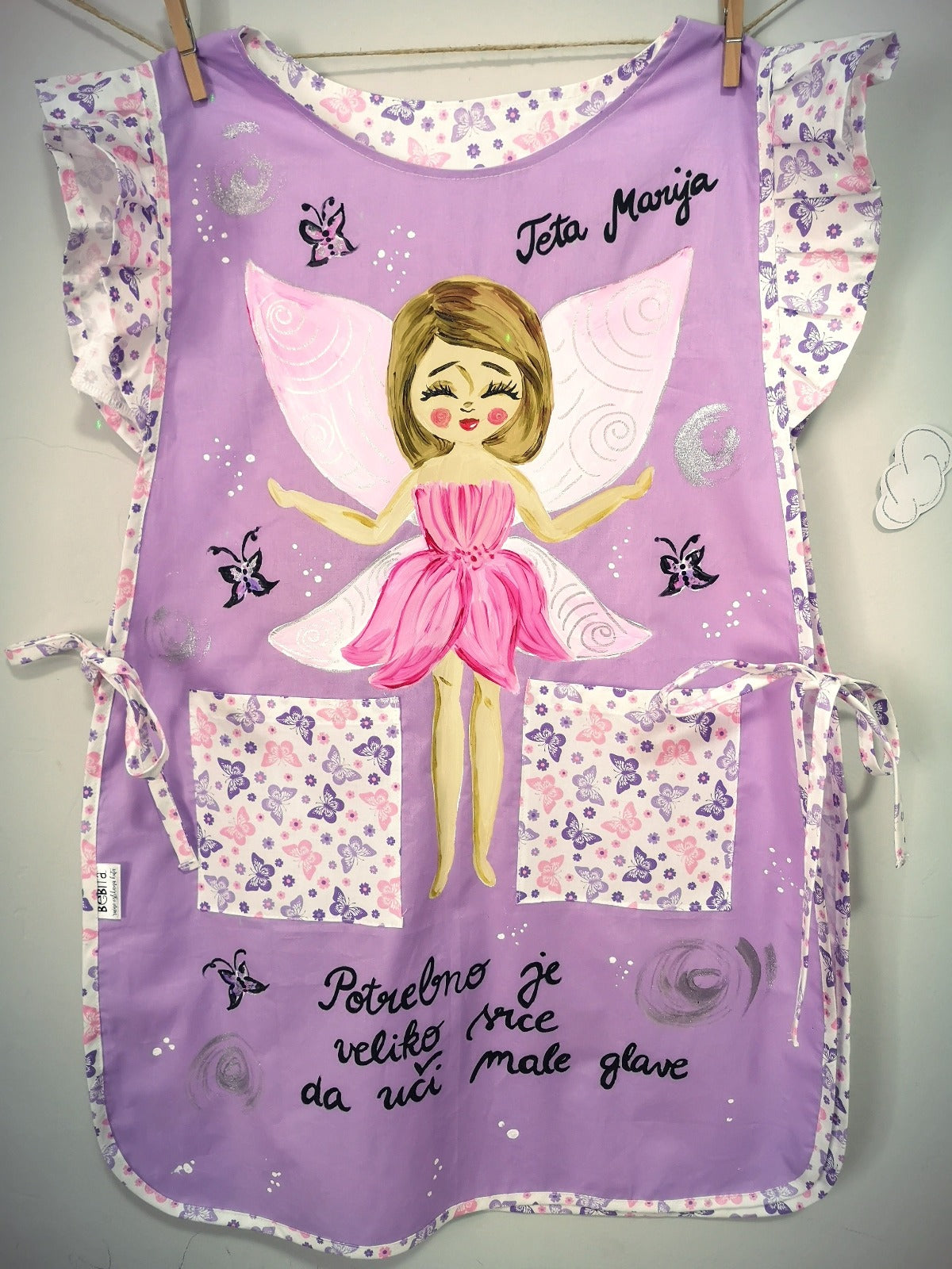 Poklono za tete u vrtiću, kute za tete u vrtiću ilustratorica ručno oslikana personalizirana radna pregača kecelja personalizirani poklon unikat odgojiteljice