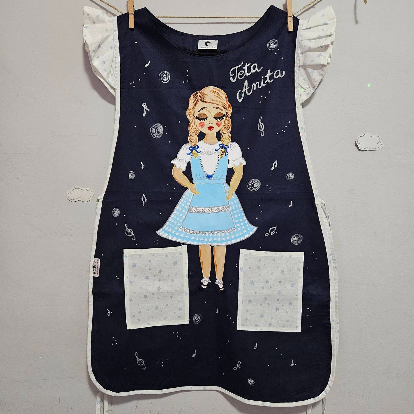 personalizirane pregače s printom pregača kuta za vrtić kute za s tiskom, pokloni za tete u vrtiću, kute s crtežom, personalizirane kute, personalizirane pregače, kute s ilustracijom, poklon za tete u vrtiću, kute za vrtić